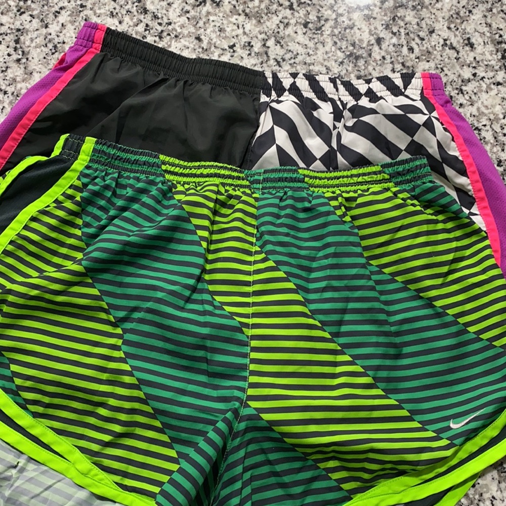 Woman’s nike drift shorts size large